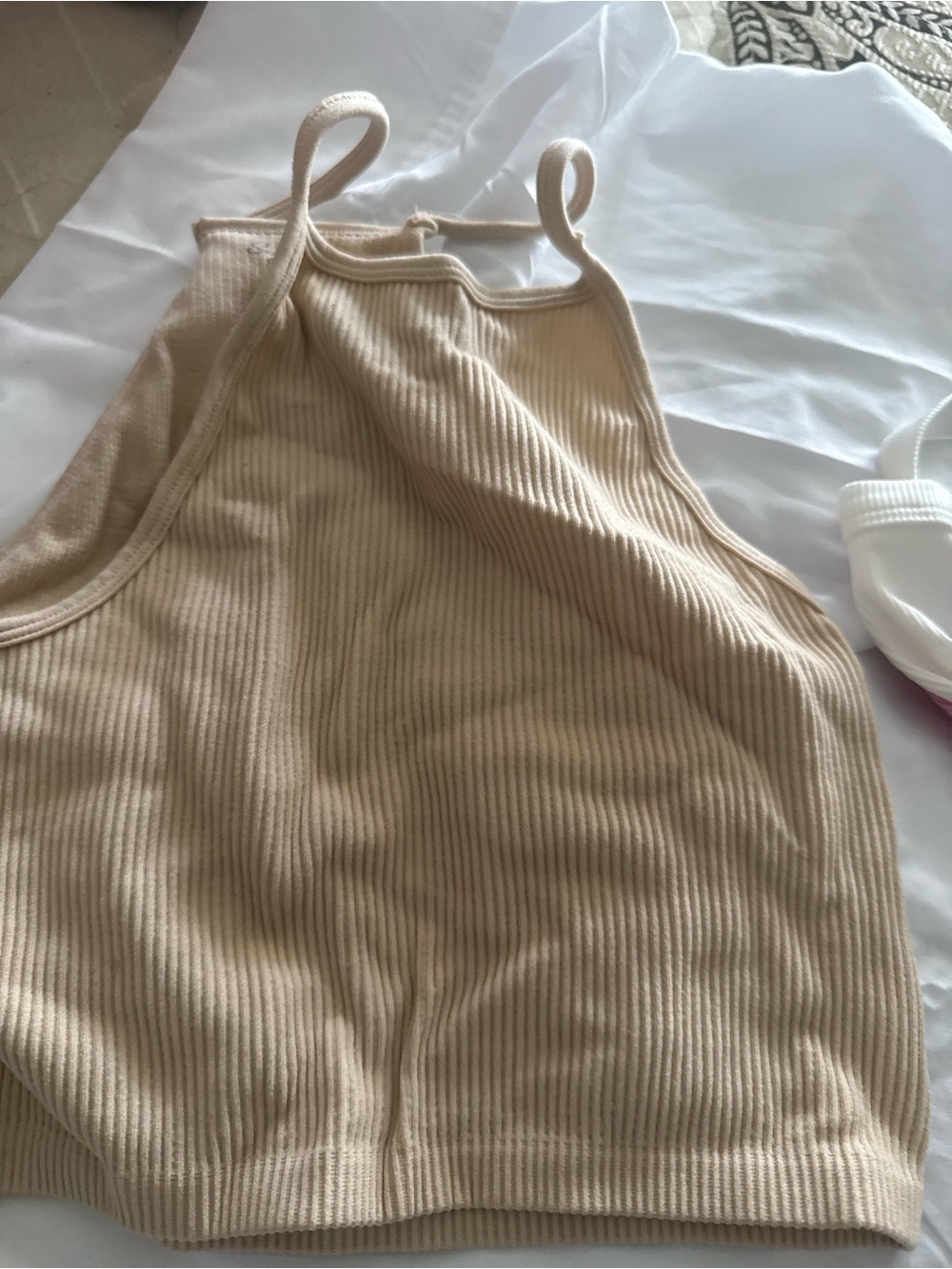 Trendy crop tank tops , all Xs in guc  , see photos  set of 3 - Picture 8 of 8